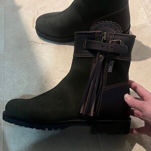 NWOT Penelope Chilvers Olive Leather Ankle Boots with Tassel